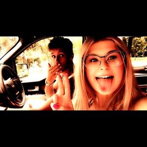 Meet your Posher, Livi